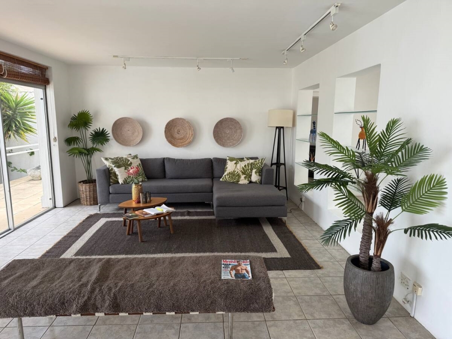 To Let 4 Bedroom Property for Rent in Bantry Bay Western Cape